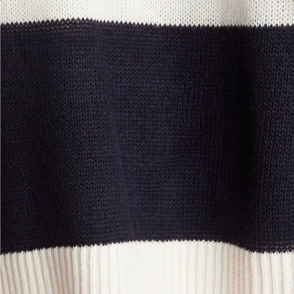 H&M Striped Navy Blue and cream Women's Sweater
Brand New
Size L - Picture 3 of 3